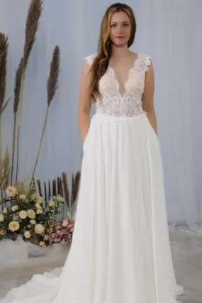 Simple Sleeveless Beach wedding dresses lace wedding dresses with pocket